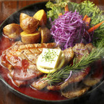 Tender grilled beef in Nanbu ironware with rich red wine sauce (serves 3-4)