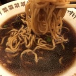 ニュー オールド スタイル 肉そば けいすけ - ラーメンでのダイエットには「自制心」が必要だ。2枚目の写真の麺だが・・・・、これから食べる絵ではない。これだけ麺を残すという絵なのだ。