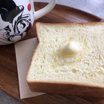 ハヤシパン - 料理写真:バターのせてシンプルにいただきました