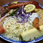 松の家 - オムライス 普通盛り  後ろ側から