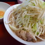 千里眼 - 12/2011麺半、野菜ちょい増し、生卵
