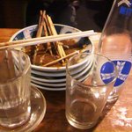 宇ち多゛ - 梅割り３杯､サイダー､もつ５皿で１６２０円也