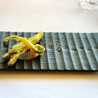 リストランテ･ヒロ チェントロ 丸ビル店 - アミューズ
                      タラの芽、こごみのフリット