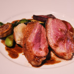 アーティショー - フランス産鴨胸肉のロースト　コリアンダーの蜂蜜のマリネ　キャラメリゼソース