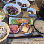 齋栄旅館 - 朝食です