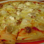 窯焼きパンの店 酪 - ピザ