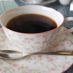 カフェ ポアロ - 相方のホットコーヒー、カップは赤！