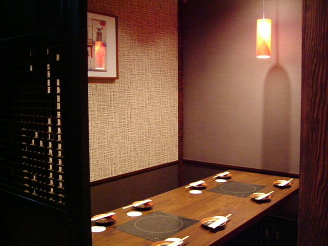 Loites レストラン 飲食店の検索 8名様用個室 落ち着いた雰囲気のテーブル個室 あくとり代官鍋之進渋谷