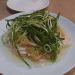 ラーメン 虎一番 - 蒸し鶏のネギショウガソース