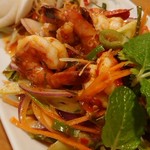 プロォーイ タイ料理 - プラークン  海老のレモングラス和え