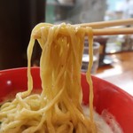 俺のラーメン あっぱれ屋 - 湯気が見えるかな？
                                ホンマにね熱々なんです！
                                最後まで楽しめる、このラーメンが大好きです♪