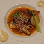 レ・カネキヨ - Viande ～肉料理～ 北海道産「十勝牛ロース」のロティ 旬のグリーンアスパラとフォアグラのソテー ヴィネガー風味のソースとグリーンペッパー・ソース