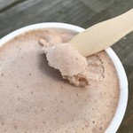 吉野ヶ里歴史公園 売店 - 赤米アイス、カチンカチンやで〜