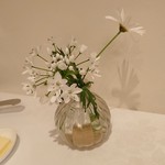 ボン・ヴィヴァン - テーブルのお花