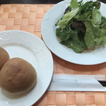 キャフェ・ド・モザ - パン・サラダ