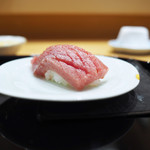 小松 弥助 - 中トロの握り