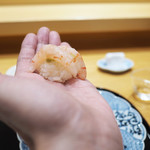 小松 弥助 - 甘えびの握り