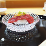 小松 弥助 - 赤身の漬けの握り