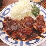 みそかつ 三和 - 味噌ヒレカツは思ったほど黒くは無かった（笑）