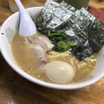 横浜ラーメン厨房 うえむらや - 味玉ラーメン！