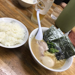 横浜ラーメン厨房 うえむらや - 味玉ラーメン＋ライス！