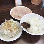めんくい亭 - ネギ、ライス、バラチャーシュー