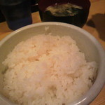 Menya Maruyoshi - ご飯とスープ。ご飯多い＾＾；
