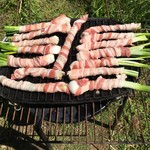 Ipermercato Carrefour - cipollina(芽の出てきた新玉葱) をパンチェッタで包む。おいしい！