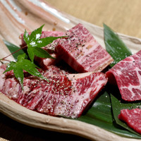 柳橋焼にく わにく - 神戸ビーフ四種（肩ロース、カメノコ、ハラミ、ランプ）