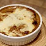 餃子とスパークリング バブルス - カレーグラタン餃子