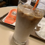 サンマルクカフェ - アイスカフェラテM330円、チョコクロ170円