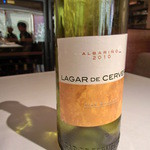 カセント - ラガ　デ　セルベラ　アルバニーニョ2010(スペイン産)　　　　