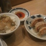 希須林 - 無料のライスに搾菜…それに餃子