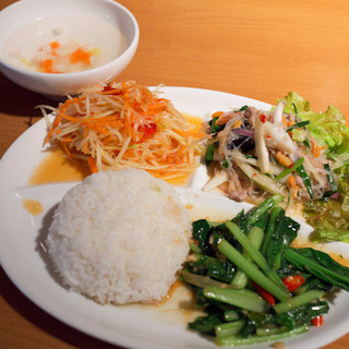 コカレストラン&マンゴツリーカフェ_0