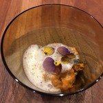 アカ - ボタン海老はもっちり。3月下旬に解禁となり2か月間だけ楽しめる天草の紫雲丹、若くさっぱりとした味わいながら雲丹の芳醇な香りは十分です。