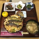 やま茶家 - あゆ丼（８００円）