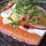 ブラッセリーナカガワ - ノルウエーサーモンのテリーヌ