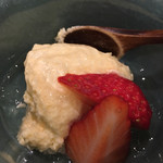 割烹 一楓 - マスカルポーネのムース・苺