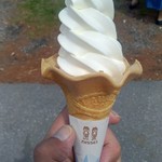 牛乳専科もうもう - ソフトクリーム350円