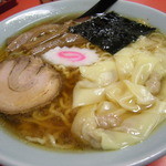 来集軒 - ワンタン麺(600円)