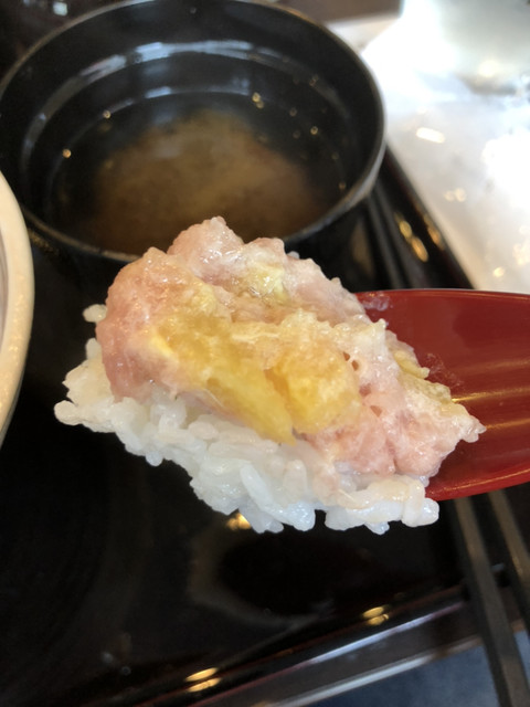 肉ドレス海鮮丼 渋谷道玄坂店>