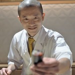 銀座 しのはら - 鮪中落とべったら漬けの海苔巻き