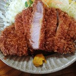 とんかつ 吉川 - ロースかつ、ボリューム満点