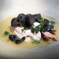 レストランエール - ホロホロ鳥　鶏白湯　トリュフ　柚子パスタ