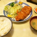 あけぼの - トンカツ定食980円