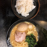 横浜家系ラーメン 駒大商店 - 