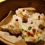 食堂 あいそ - 行者にんにくと湯葉の焼売