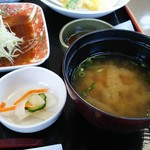 地魚料理 恵比須 - 味噌汁とか漬物とか