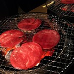 Sumibiyakinikuyasakai - 牛タン焼き焼き