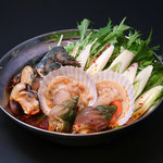 kyuushuudainingusakuramichi - 海鮮たっぷり、チゲ鍋にもできます。